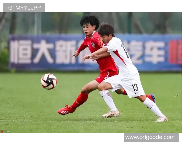 2016年恒大与重庆的巅峰对决回顾及精彩瞬间分析