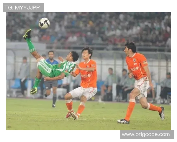 2018年北京国安与山东鲁能激战回顾精彩瞬间与赛季影响分析