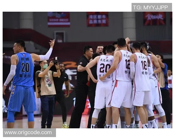 2020年广东队与北京队半决赛精彩对决回顾与分析