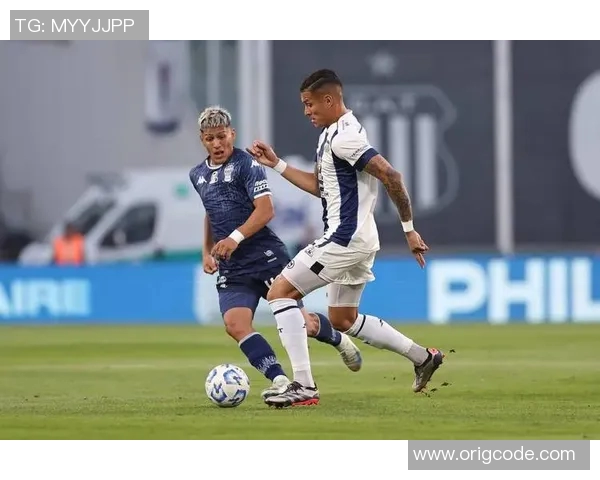 中国男子足球队迎战阿根廷队挑战赛展现激情与实力的巅峰对决